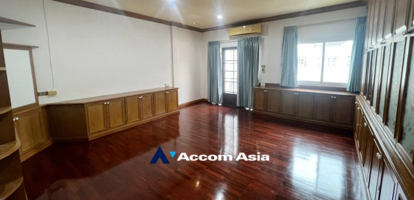 21  4 br Townhouse for rent and sale in Sukhumvit ,Bangkok BTS Phra khanong AA32424