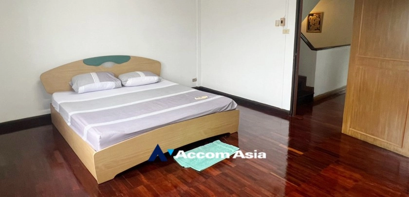 20  4 br Townhouse for rent and sale in Sukhumvit ,Bangkok BTS Phra khanong AA32424