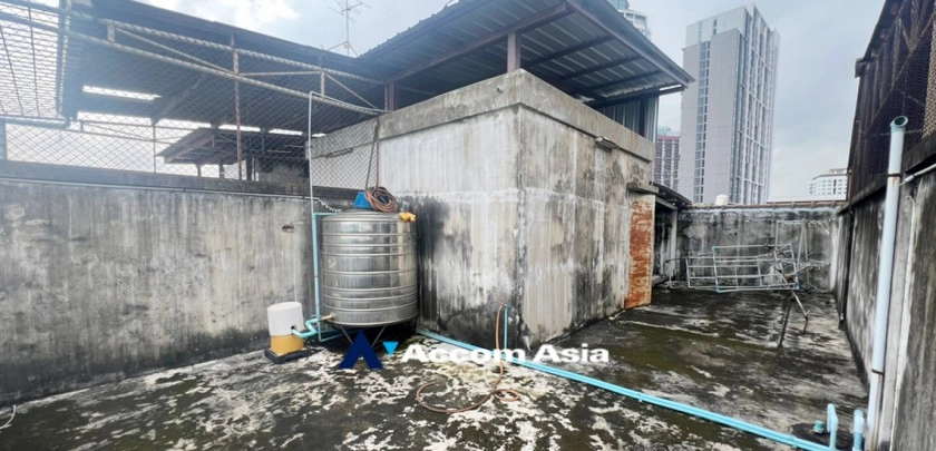 32  4 br Townhouse for rent and sale in Sukhumvit ,Bangkok BTS Phra khanong AA32424