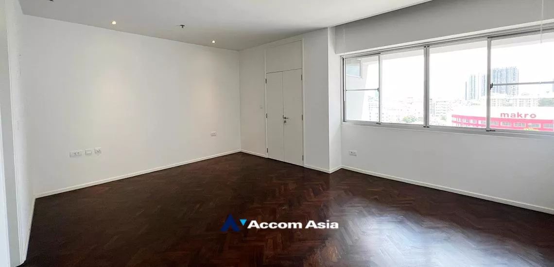 18  4 br Apartment For Rent in Sathorn ,Bangkok BTS Chong Nonsi at The Contemporary Living AA32429