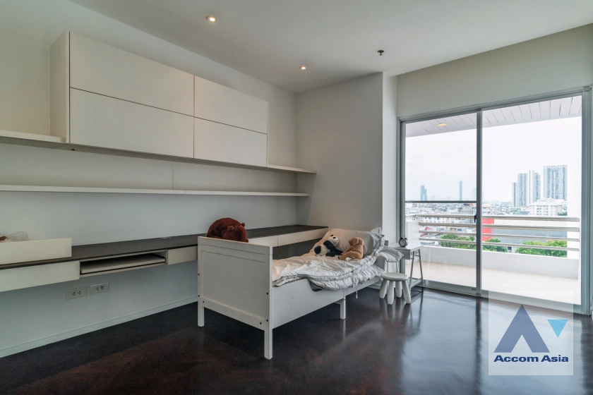 24  4 br Apartment For Rent in Sathorn ,Bangkok BTS Chong Nonsi at Private Low-Rise Residence Only 7 Units in Project AA32429