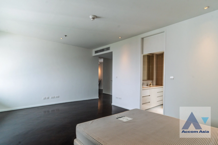 29  4 br Apartment For Rent in Sathorn ,Bangkok BTS Chong Nonsi at Private Low-Rise Residence Only 7 Units in Project AA32429