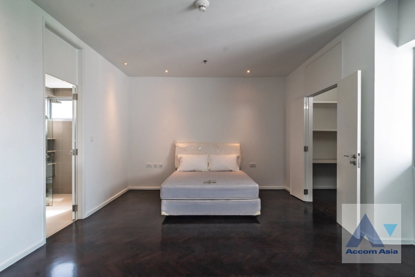 28  4 br Apartment For Rent in Sathorn ,Bangkok BTS Chong Nonsi at Private Low-Rise Residence Only 7 Units in Project AA32429