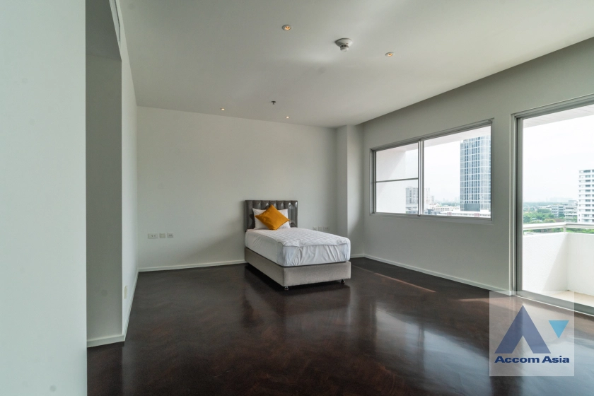 32  4 br Apartment For Rent in Sathorn ,Bangkok BTS Chong Nonsi at Private Low-Rise Residence Only 7 Units in Project AA32429