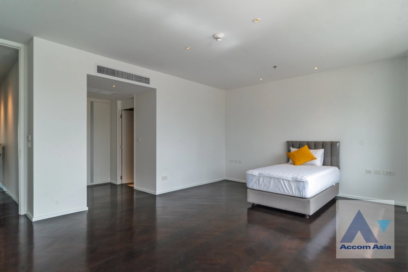 33  4 br Apartment For Rent in Sathorn ,Bangkok BTS Chong Nonsi at Private Low-Rise Residence Only 7 Units in Project AA32429