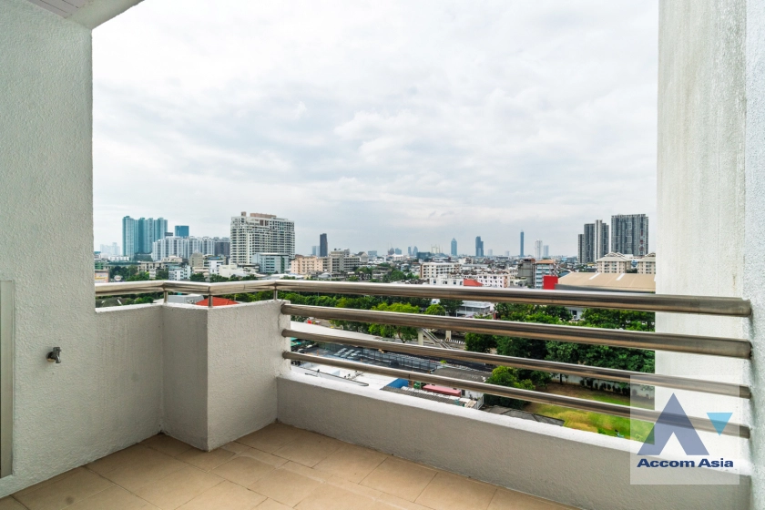 38  4 br Apartment For Rent in Sathorn ,Bangkok BTS Chong Nonsi at Private Low-Rise Residence Only 7 Units in Project AA32429