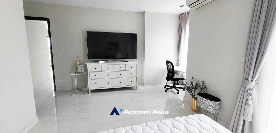 6  3 br Condominium for rent and sale in Sukhumvit ,Bangkok BTS Ekkamai at C Ekkamai AA32447