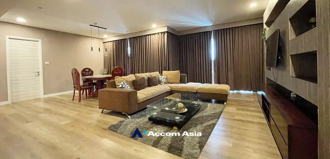 Pet friendly |  3 Bedrooms  Condominium For Rent in Sukhumvit, Bangkok  near BTS Thong Lo (AA32452)