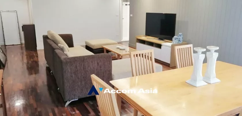 Pet friendly |  2 Bedrooms  Apartment For Rent in Sukhumvit, Bangkok  near BTS Asok - MRT Sukhumvit (AA32459)
