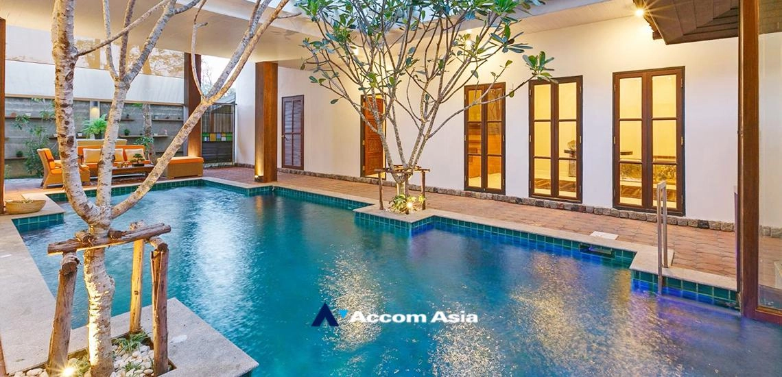 Private Swimming Pool |  4 Bedrooms  House For Rent in Bangna, Bangkok  near BTS Bang Na (AA32460)