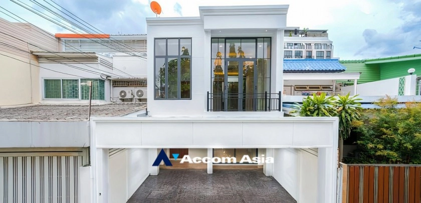  2  3 br Townhouse For Sale in Sukhumvit ,Bangkok BTS Ekkamai AA32463