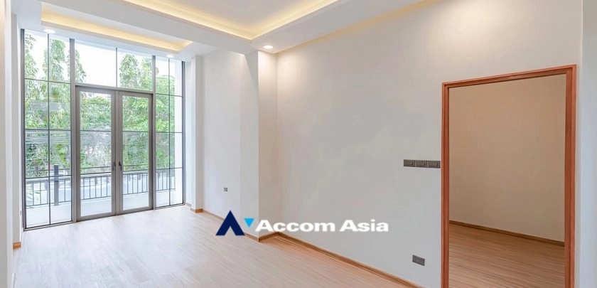17  3 br Townhouse For Sale in Sukhumvit ,Bangkok BTS Ekkamai AA32463