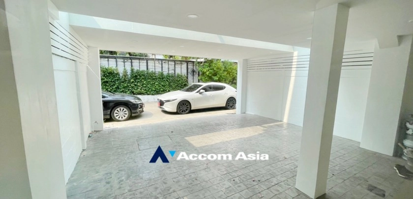 34  3 br Townhouse For Sale in Sukhumvit ,Bangkok BTS Ekkamai AA32463