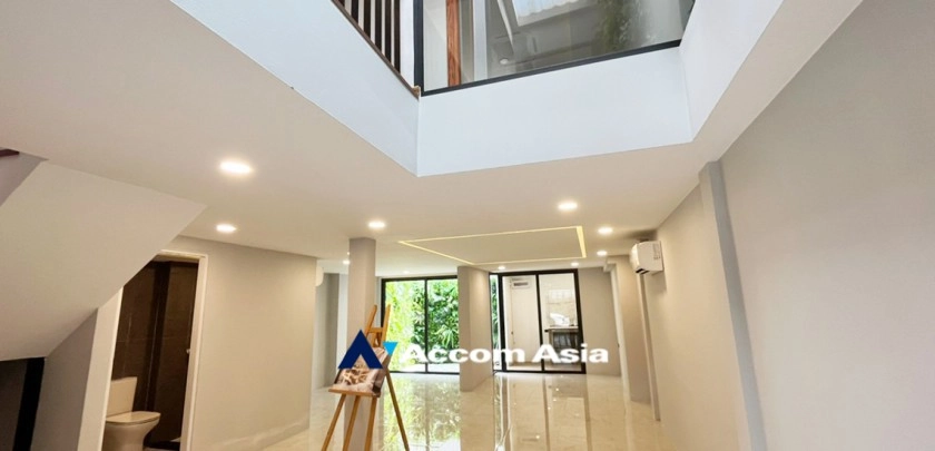 9  3 br Townhouse For Sale in Sukhumvit ,Bangkok BTS Ekkamai AA32463