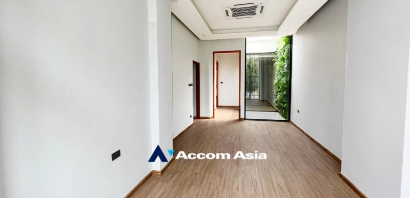 30  3 br Townhouse For Sale in Sukhumvit ,Bangkok BTS Ekkamai AA32463