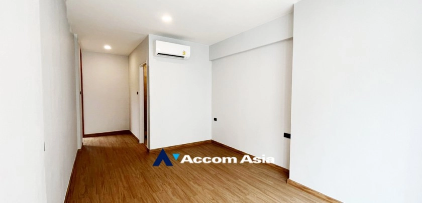 28  3 br Townhouse For Sale in Sukhumvit ,Bangkok BTS Ekkamai AA32463