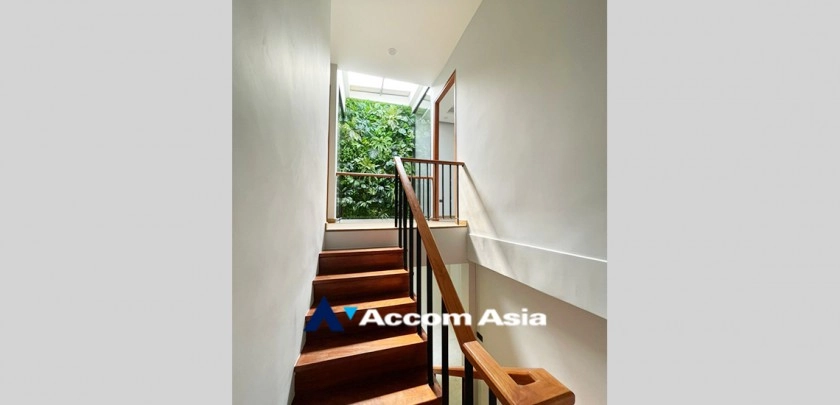 15  3 br Townhouse For Sale in Sukhumvit ,Bangkok BTS Ekkamai AA32463