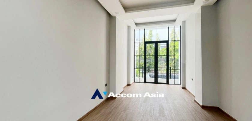 18  3 br Townhouse For Sale in Sukhumvit ,Bangkok BTS Ekkamai AA32463