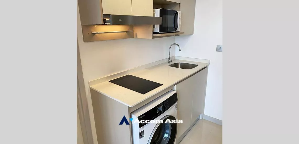unitDouble High Ceiling, Duplex Condo |  1 Bedroom  Condominium For Rent in Sathorn, Bangkok  near BTS Chong Nonsi (AA32467)