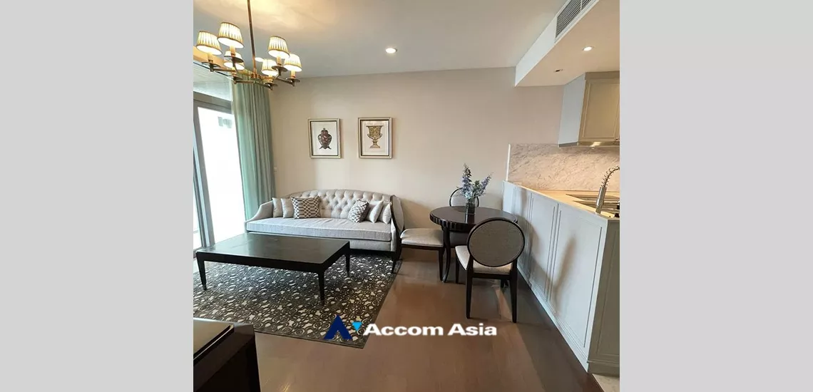 Oriental Residence Bangkok Condominium  1 Bedroom for Sale BTS Ploenchit in Ploenchit Bangkok