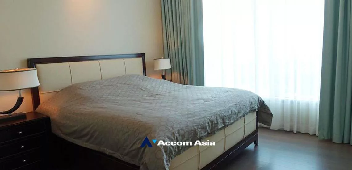 5  1 br Condominium For Sale in Ploenchit ,Bangkok BTS Ploenchit at Oriental Residence Bangkok AA32469