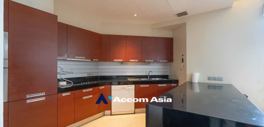 unit 2 Bedrooms  Condominium For Rent in Silom, Bangkok  near BTS Chong Nonsi - BRT Arkhan Songkhro (AA32476)