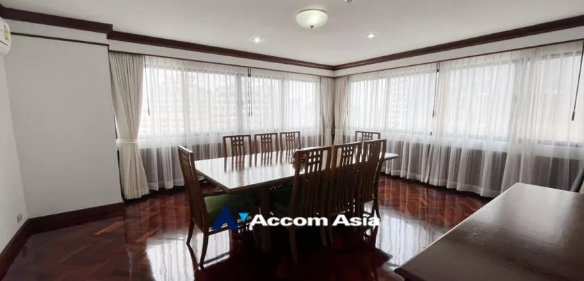 Pet friendly |  3 Bedrooms  Apartment For Rent in Sukhumvit, Bangkok  near BTS Nana (AA32481)