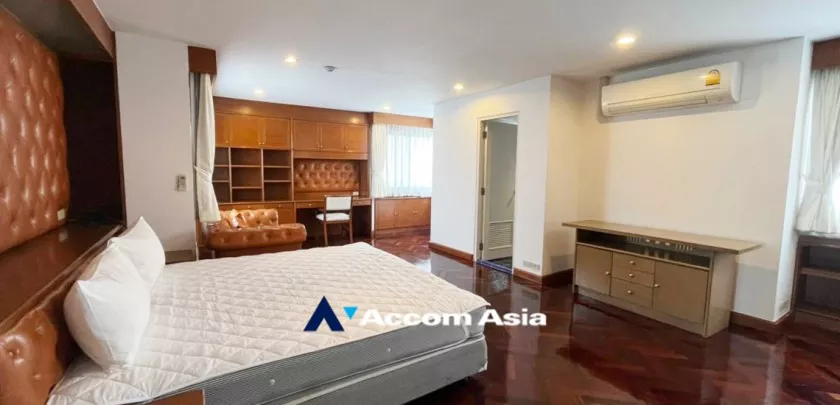 Pet friendly |  2 Bedrooms  Apartment For Rent in Sukhumvit, Bangkok  near BTS Nana (AA32482)