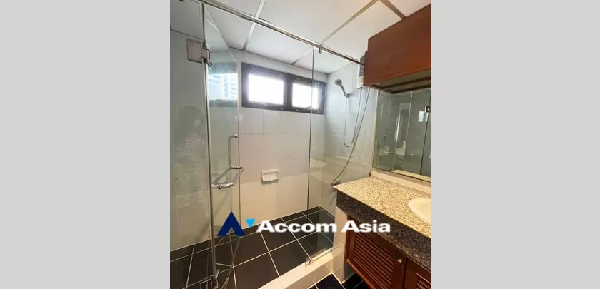 8  2 br Apartment For Rent in Sukhumvit ,Bangkok BTS Nana at Perfect for Pet lovers Apartment, near NIST Intl AA32482