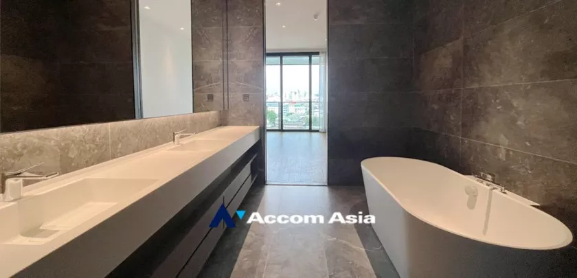 14  2 br Condominium For Sale in Charoen Nakhon ,Bangkok BTS Krung Thon Buri at Banyan Tree Residences Riverside AA32489