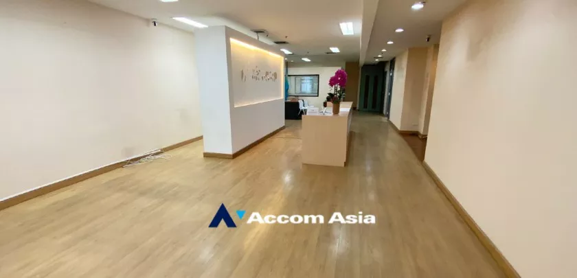 4  Office Space for rent and sale in Sukhumvit ,Bangkok BTS Phrom Phong - MRT Khlong Toei at Sirinrat Building AA32504