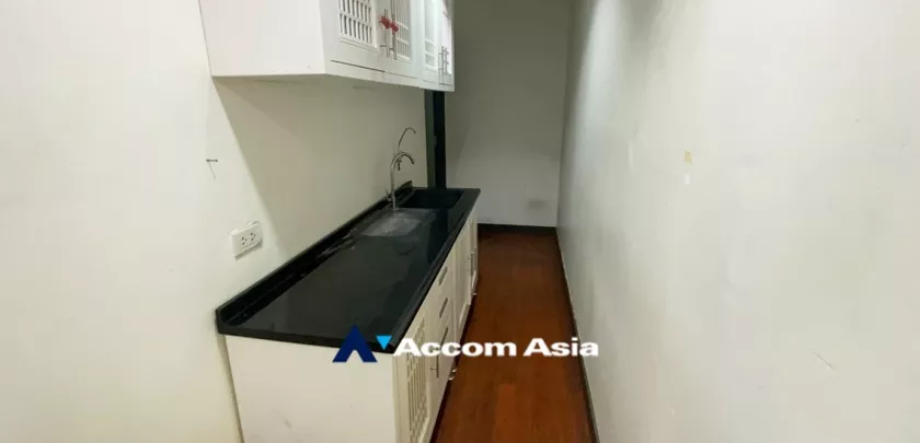 7  Office Space for rent and sale in Sukhumvit ,Bangkok BTS Phrom Phong - MRT Khlong Toei at Sirinrat Building AA32504