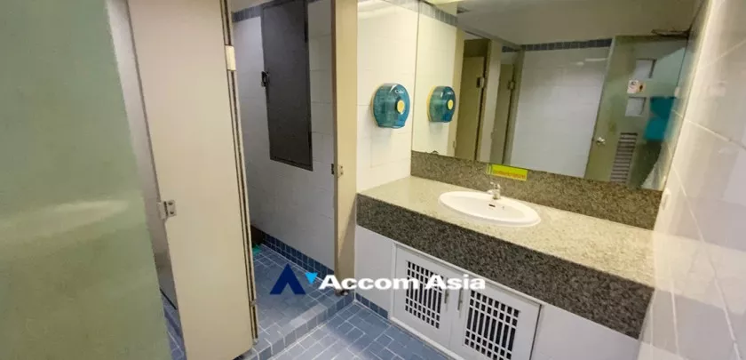 8  Office Space for rent and sale in Sukhumvit ,Bangkok BTS Phrom Phong - MRT Khlong Toei at Sirinrat Building AA32504