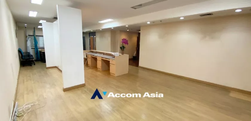 5  Office Space for rent and sale in Sukhumvit ,Bangkok BTS Phrom Phong - MRT Khlong Toei at Sirinrat Building AA32504