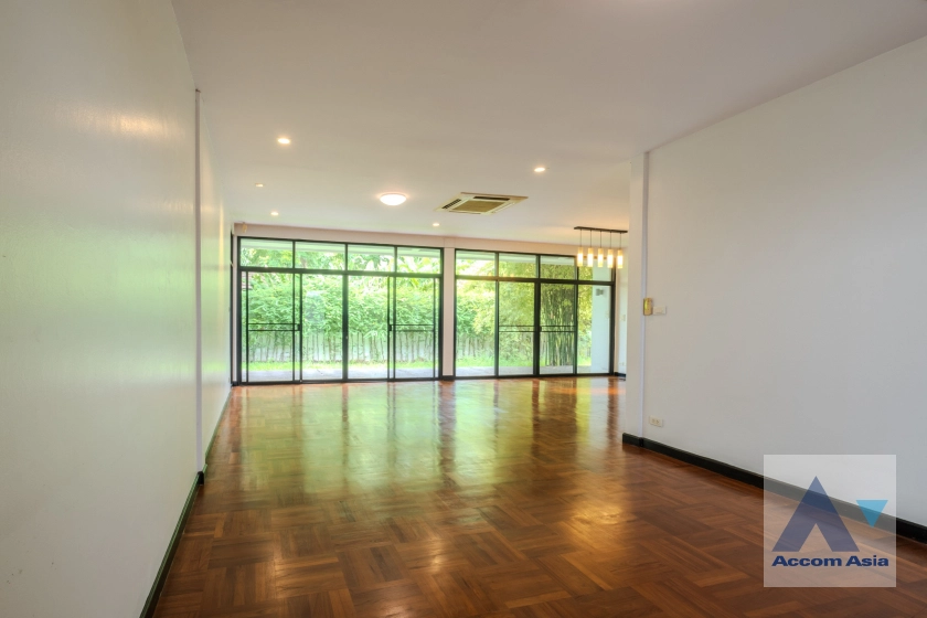 4  3 br House For Rent in New Phetchaburi ,Bangkok MRT Phetchaburi AA32506