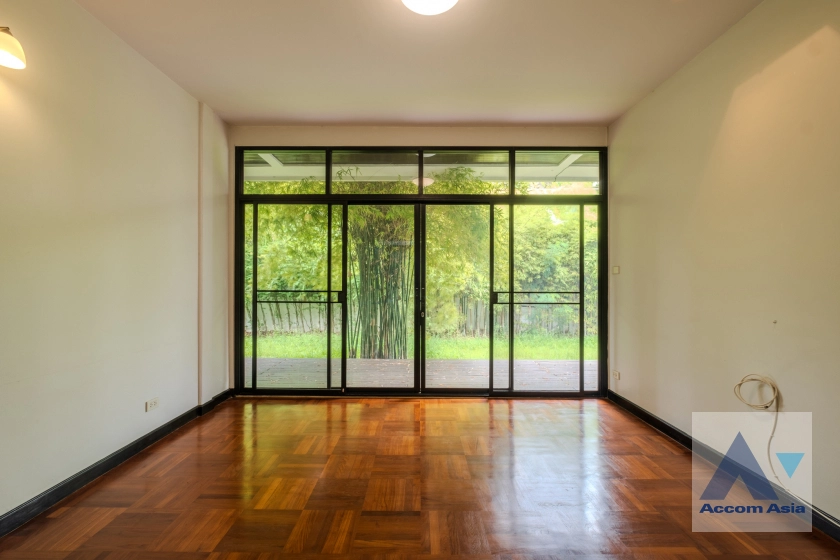 11  3 br House For Rent in New Phetchaburi ,Bangkok MRT Phetchaburi AA32506