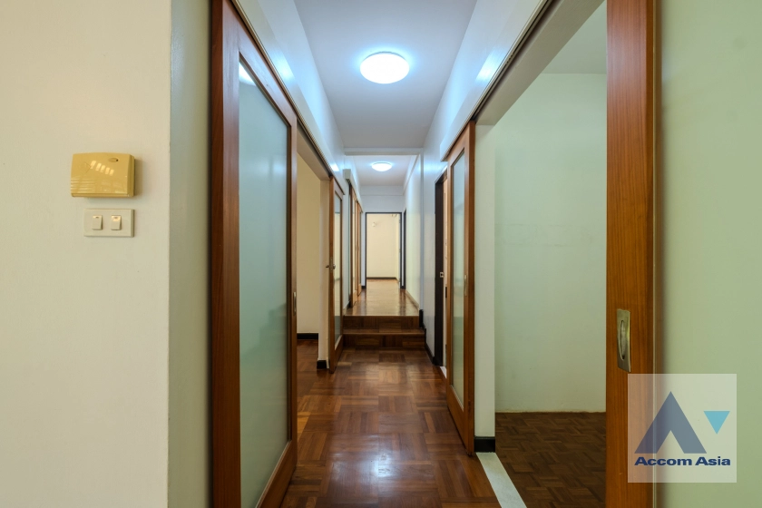 8  3 br House For Rent in New Phetchaburi ,Bangkok MRT Phetchaburi AA32506