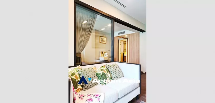  1 Bedroom  Condominium For Rent & Sale in Ploenchit, Bangkok  near BTS Chitlom (AA32507)