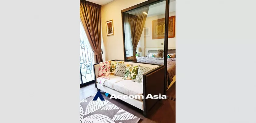  1 Bedroom  Condominium For Rent & Sale in Ploenchit, Bangkok  near BTS Chitlom (AA32507)