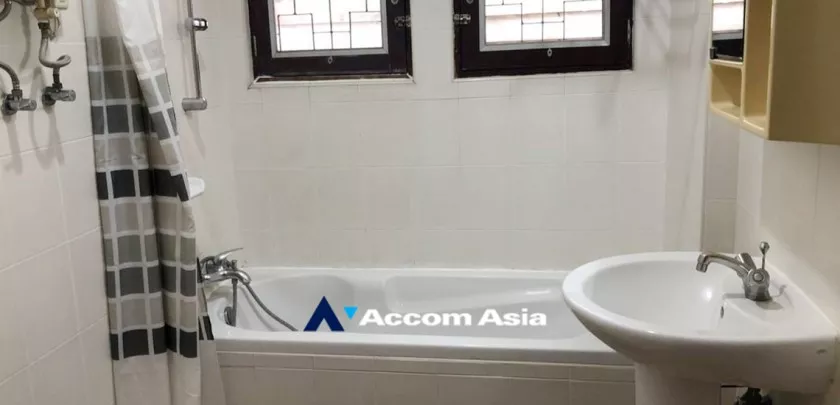 8  2 br House For Rent in Sukhumvit ,Bangkok BTS Nana at House in Compound Sukhumvit 7 AA32510