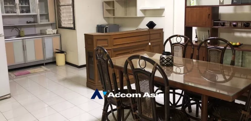 4  2 br House For Rent in Sukhumvit ,Bangkok BTS Nana at House in Compound Sukhumvit 7 AA32510