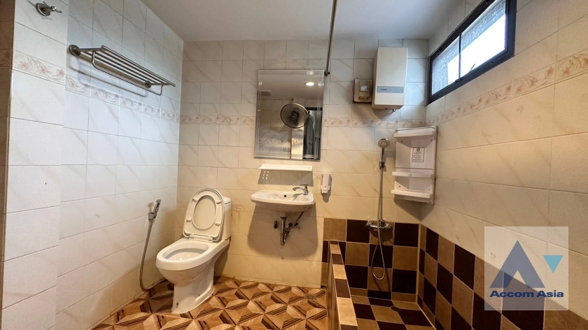 19  3 br House for rent and sale in Sukhumvit ,Bangkok BTS Ekkamai AA32558