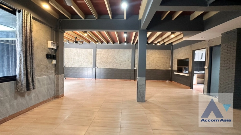 5  3 br House for rent and sale in Sukhumvit ,Bangkok BTS Ekkamai AA32558