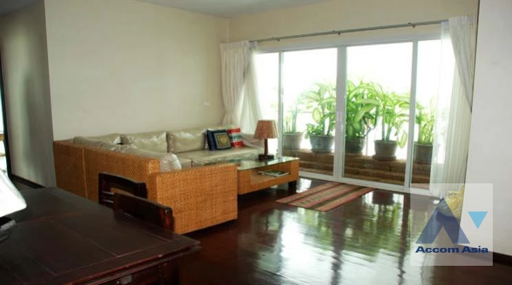 unit 2 Bedrooms  Condominium For Rent in Sukhumvit, Bangkok  near BTS Thong Lo (24675)