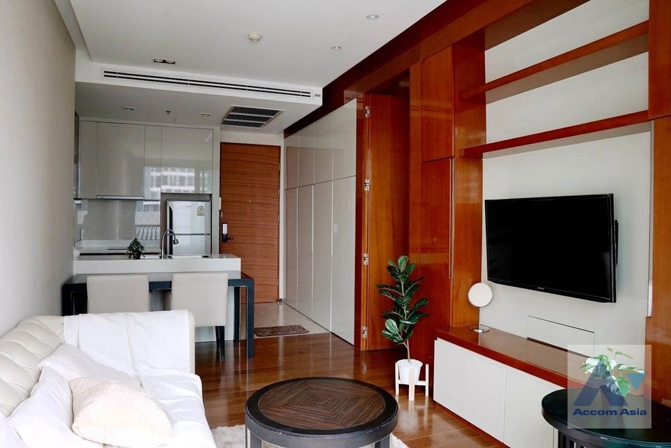unit 1 Bedroom  Condominium For Rent & Sale in Sukhumvit, Bangkok  near BTS Phrom Phong (AA32571)