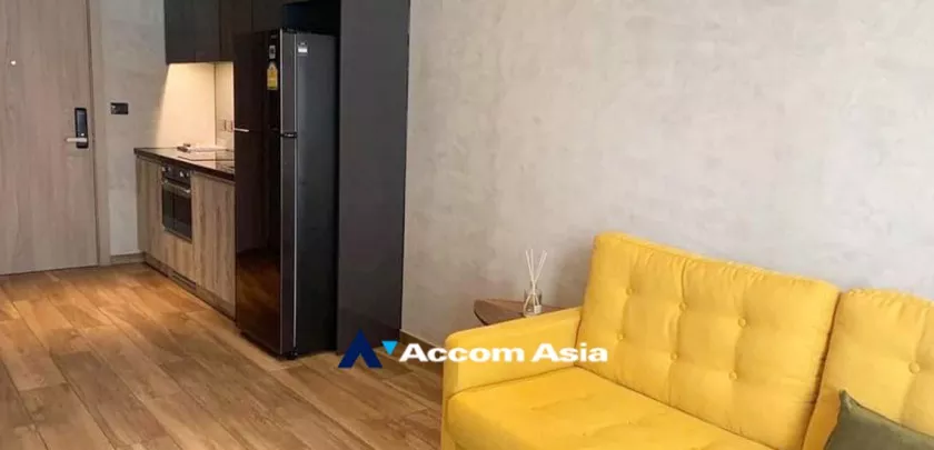  1 Bedroom  Condominium For Sale in Sukhumvit, Bangkok  near MRT Phetchaburi (AA32574)