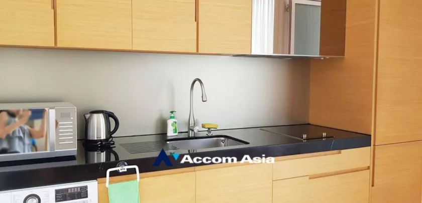 unit 1 Bedroom  Condominium For Rent in Silom, Bangkok  near BTS Sala Daeng - MRT Silom (AA32577)