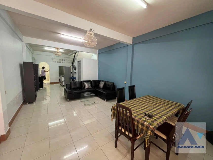  2  3 br Townhouse for rent and sale in Sukhumvit ,Bangkok BTS Ekkamai AA32594