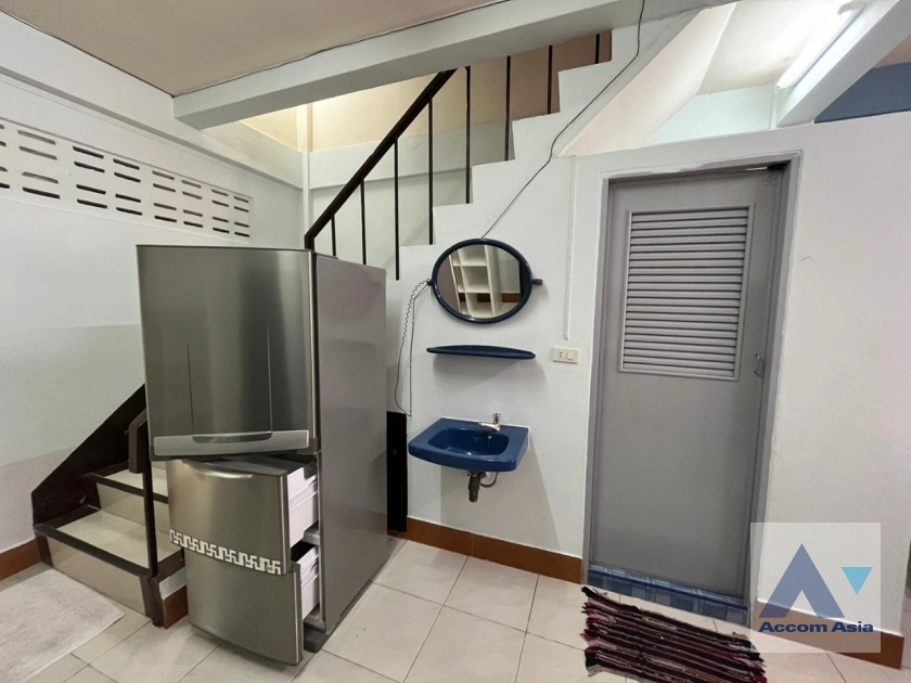 13  3 br Townhouse for rent and sale in Sukhumvit ,Bangkok BTS Ekkamai AA32594