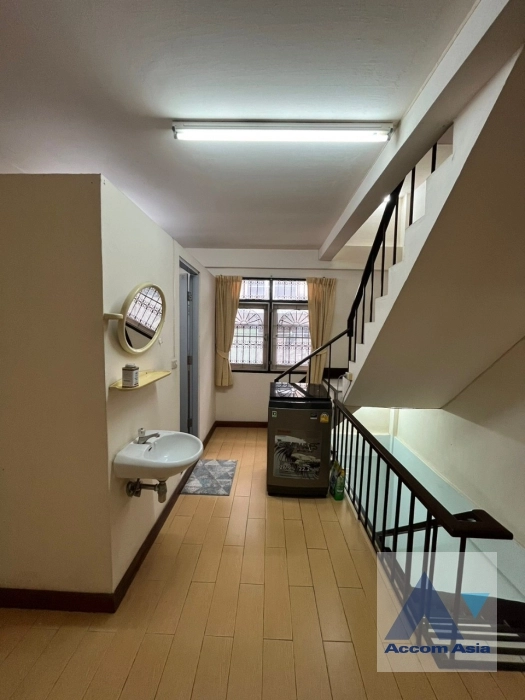 17  3 br Townhouse for rent and sale in Sukhumvit ,Bangkok BTS Ekkamai AA32594